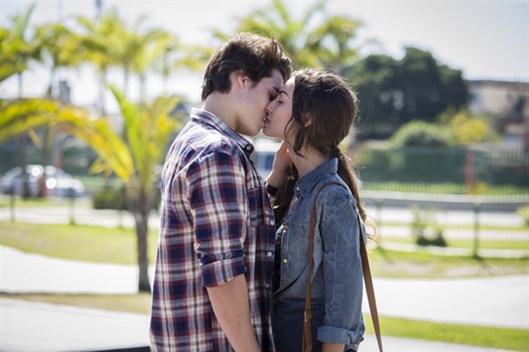Malhação - Rodrigo e Luciana se beijam Globo/Tata Barreto