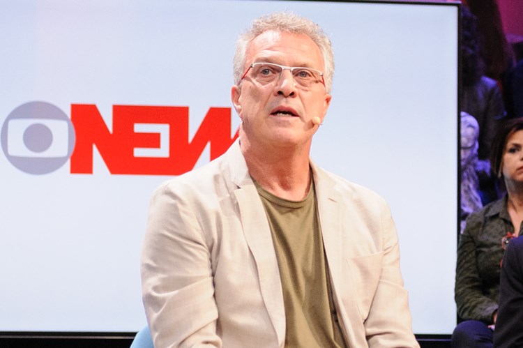 Pedro Bial contrai malária no litoral de São Paulo