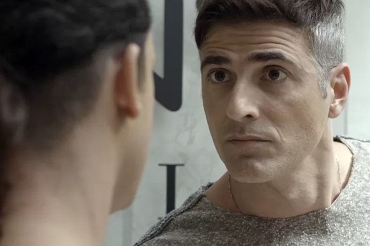 Verdades Secretas - Anthony parte para cima de Visky TV Globo/Reprodução