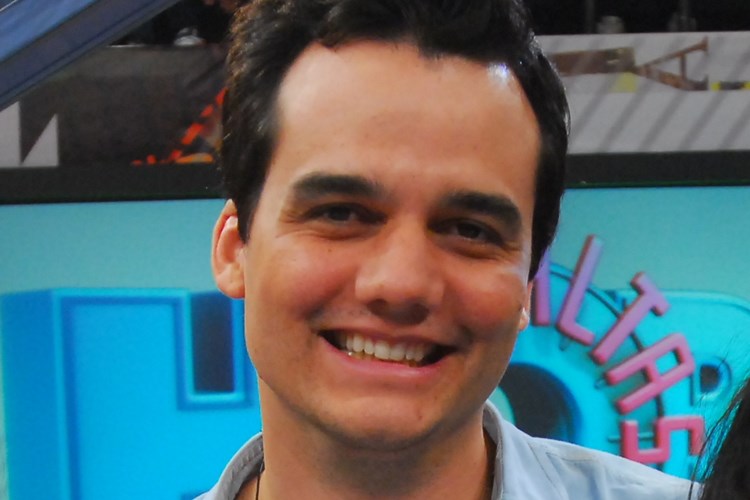 Wagner Moura se muda para a Colômbia para treinar espanhol