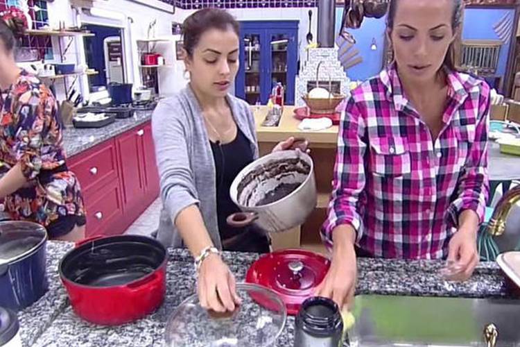 A Fazenda 8 - Li e Carla Reprodução/Rede Record