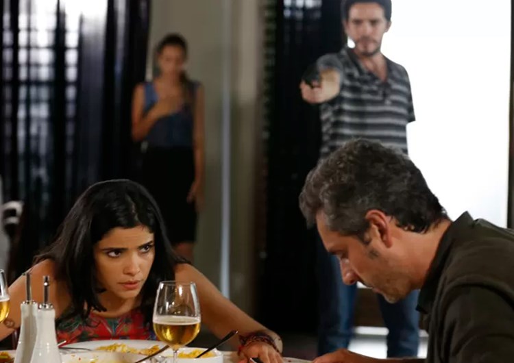 Romero e Tóia são rendidos por assaltantes armados