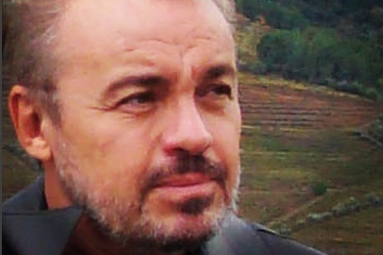 Gugu continuará com programa na Record