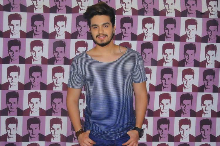 Luan Santana lota show em Salvador