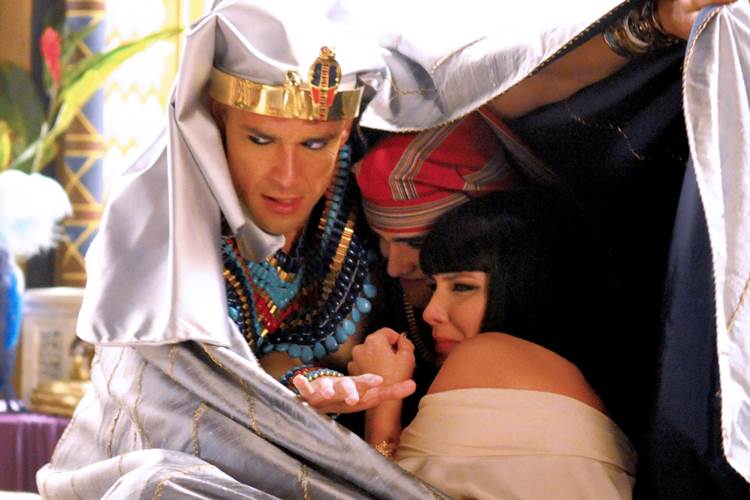 Os Dez Mandamentos - Moisés invoca a oitava praga Michel Ângelo e Munir Chatack/ Record