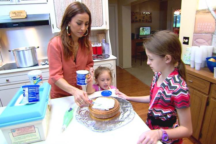 Sabrina vira babá Divulgação/Rede Record