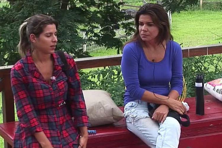 A Fazenda 8 - Ana e Mara Reprodução/Rede Record
