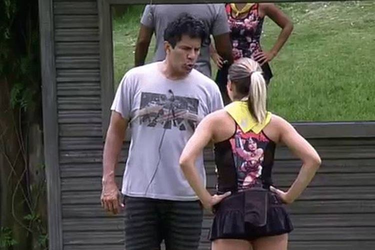 A Fazenda 8 - Luka e Ana Reprodução/Rede Record