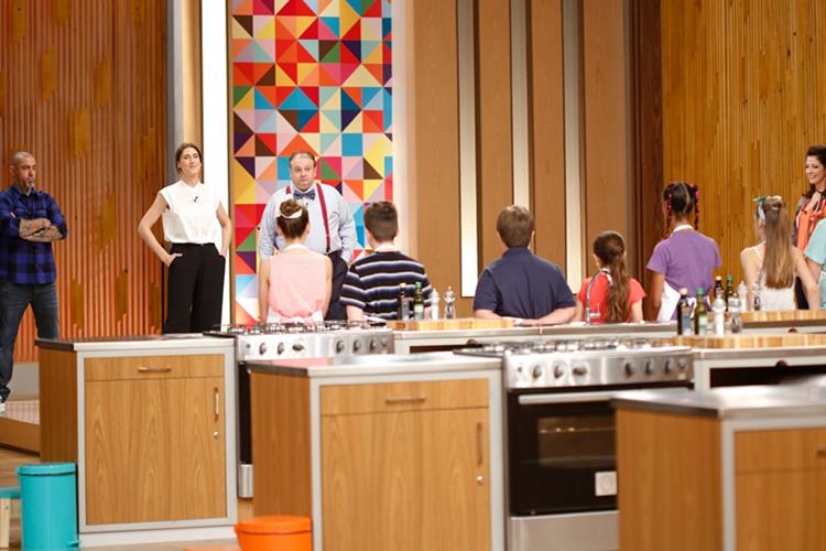 No ‘MasterChef Júnior’, cozinheiros precisam adivinhar ingredientes no desafio do Toque Cego‏