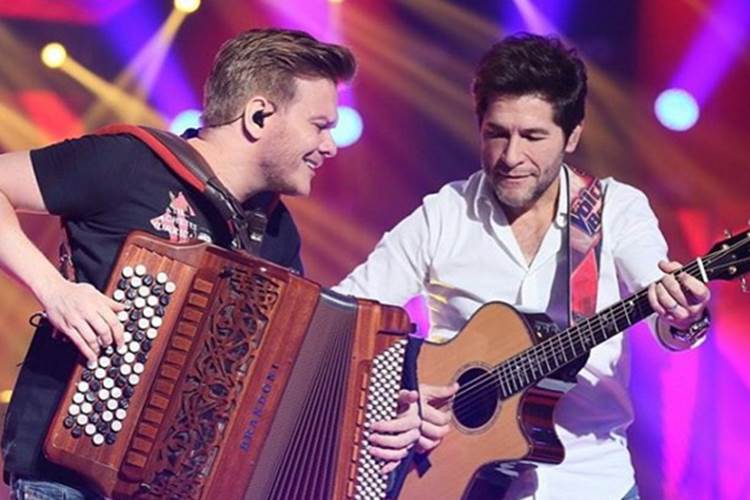Daniel canta com Michel Teló no ‘The Voice’