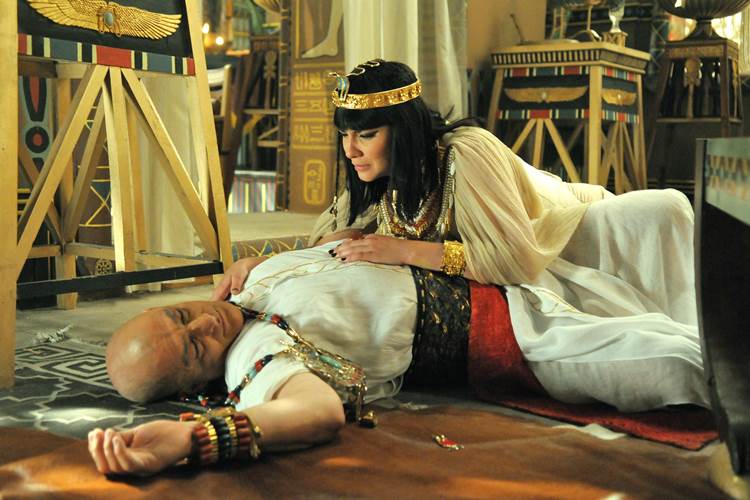 Os Dez Mandamentos - Paser morre Munir Chatack/Record