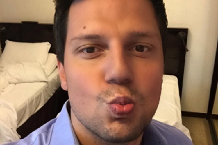 Ex-peão Thiago Servo sobrevoa sede de A Fazenda – Confira o Vídeo!