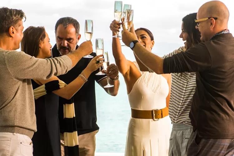 Totalmente Demais - Carolina e Lili lideram o brinde pelo concurso Renato Rocha Miranda / Divulgação