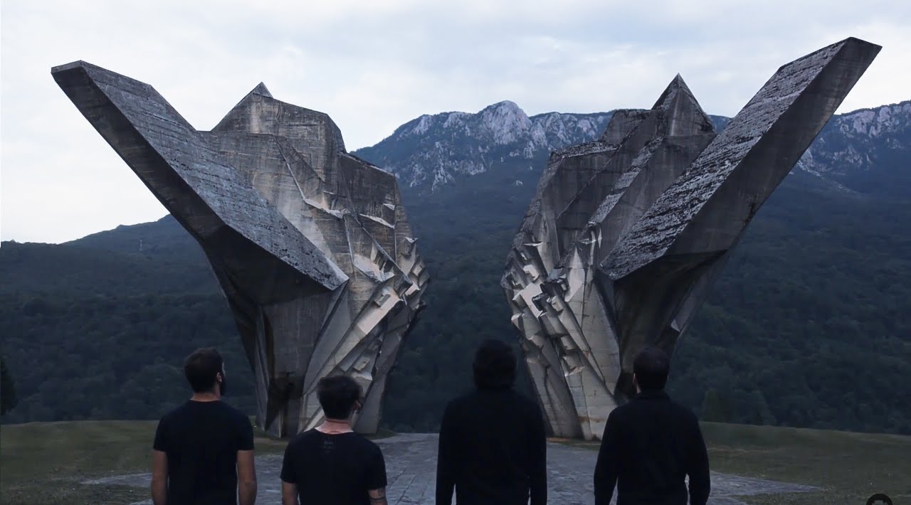 Fresno lança clipe gravado em monumento na Bósnia
