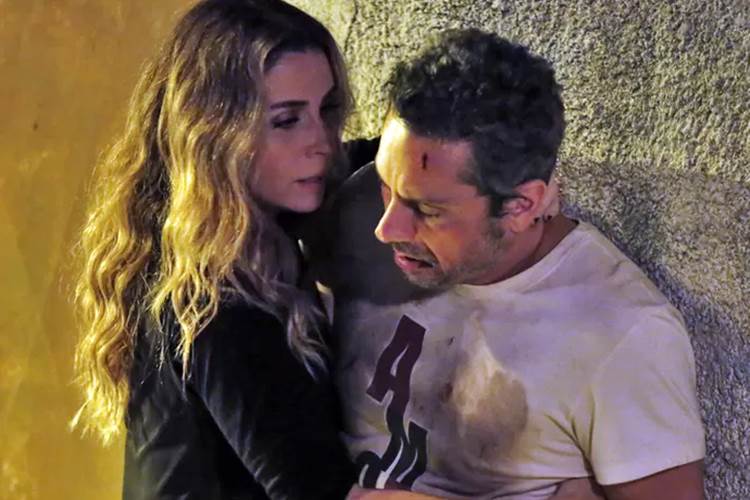 Atena se arrepende e salva Romero