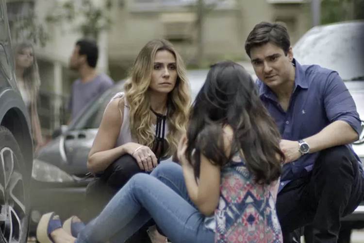 Tóia é atropelada e choca Atena