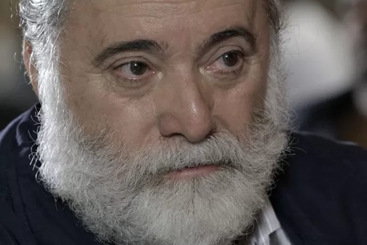 Zé Maria consulta o Pai e decreta morte de Romero