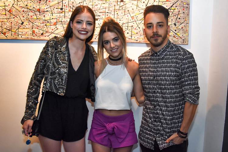 Famosos prestigiam festa de lançamento do EP de Manu Gavassi em SP