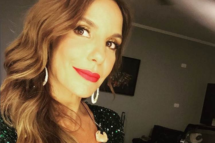 Ivete Sangalo faz show beneficente em Salvador