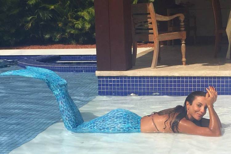 Ivete Sangalo posta foto vestida de sereia