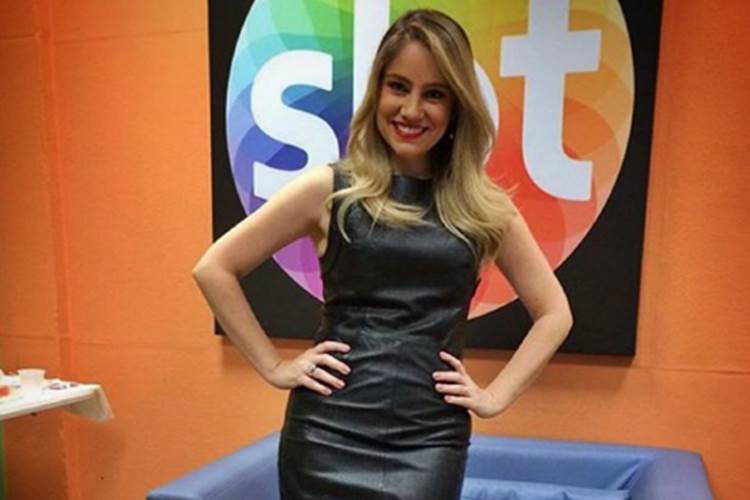 Juliana Baroni renova contrato com o SBT