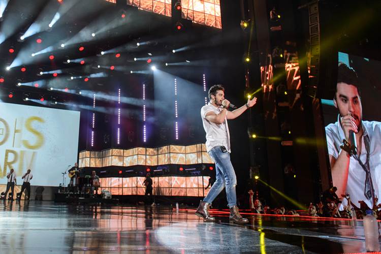 Em novo formato, ‘Show da Virada’ anima a chegada de 2016 com muita música