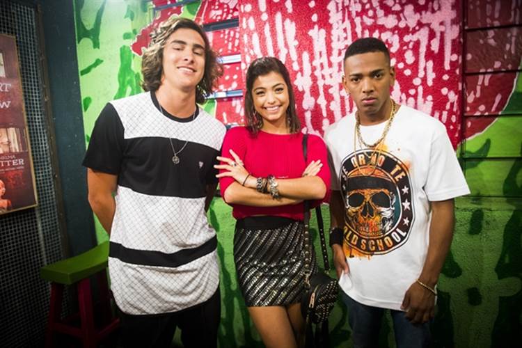 Glauco flagra Krica e Cleiton juntos