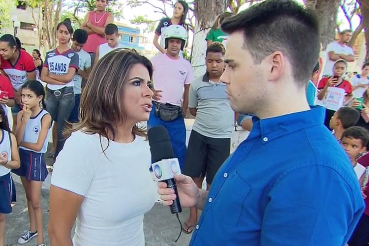 Mara Maravilha vai até sua cidade natal para tentar se reconciliar com o pai