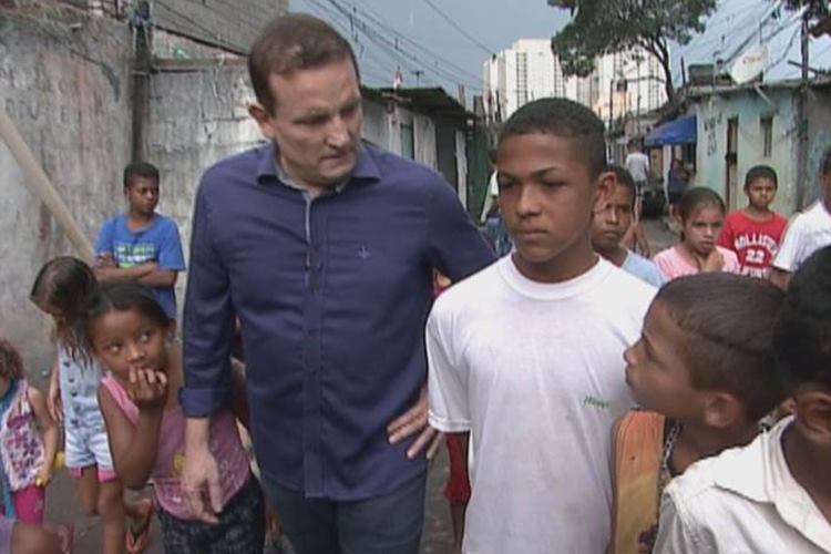 Com documentário ‘Sobreviventes das Ruas’, Conexão Repórter garante o segundo lugar isolado