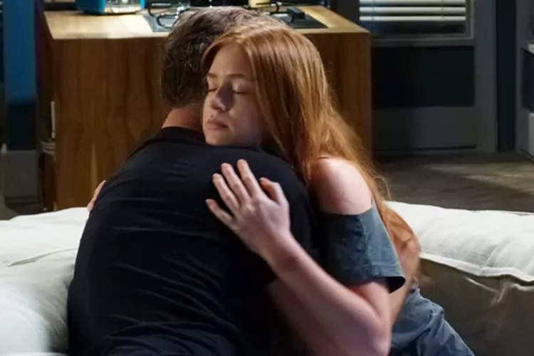 Totalmente Demais - Arthur e Eliza se emocionam com filme Larissa Miguez/Gshow/Reprodução