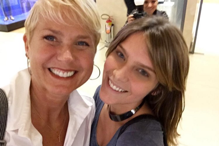 Isabella Santoni tieta Xuxa em shopping