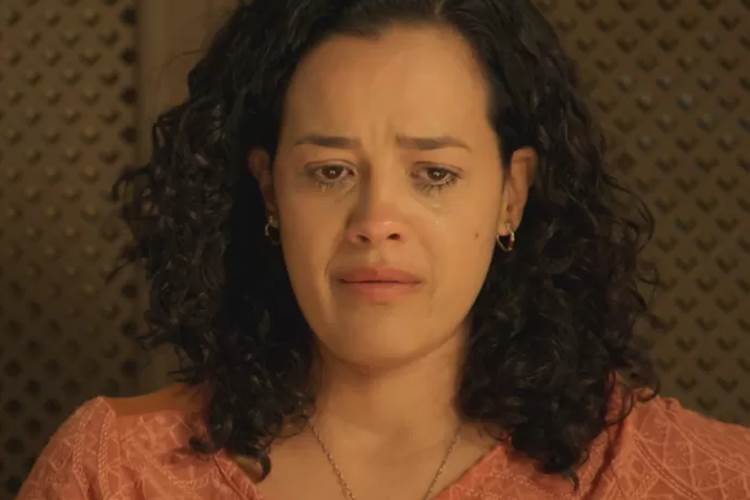 A Regra do Jogo - Domingas fica aos prantos TV Globo/Reprodução