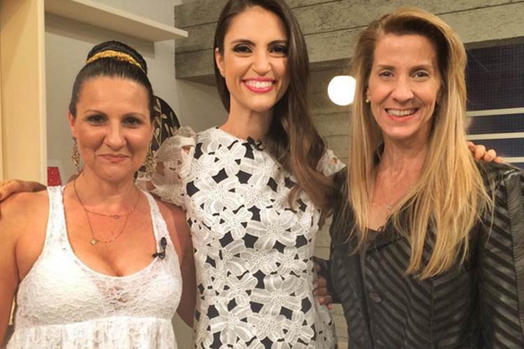 Chris Flores com as mães do Troca de Família Reprodução/Instagram/chrisfloresnet