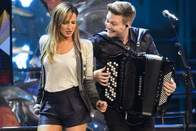 Claudia Leitte e Michel Telo Globo/Ramón Vasconcelos