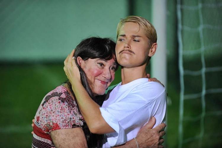 Xuxa parabeniza Renato Aragão