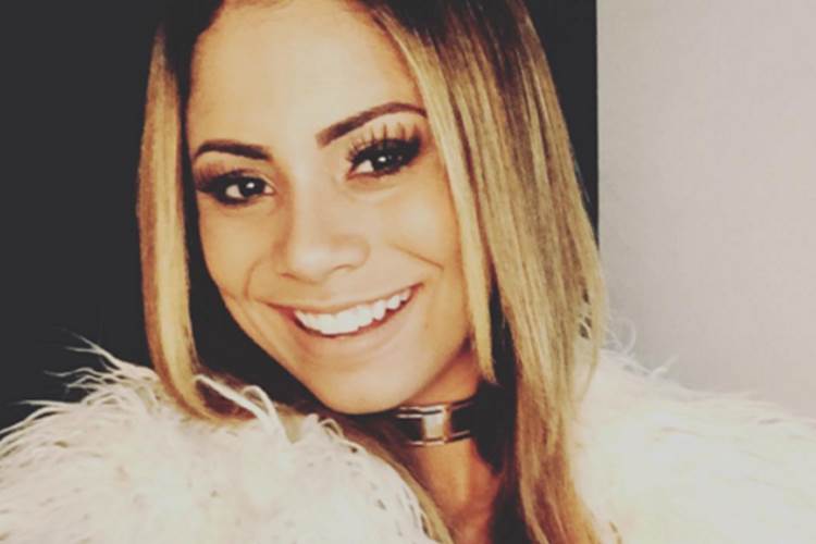 Lexa participa do Bloco do Chá em Sampa