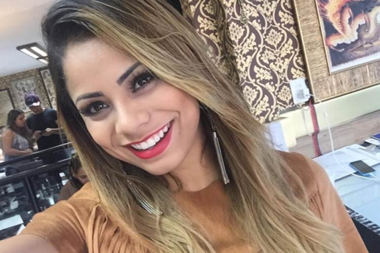 Lexa rompe com empresária, que já foi de Anitta