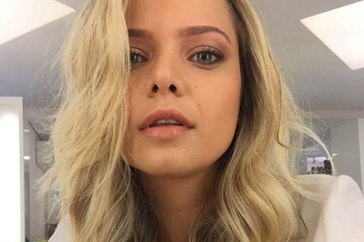 Milena Toscano negocia participação em novela do SBT