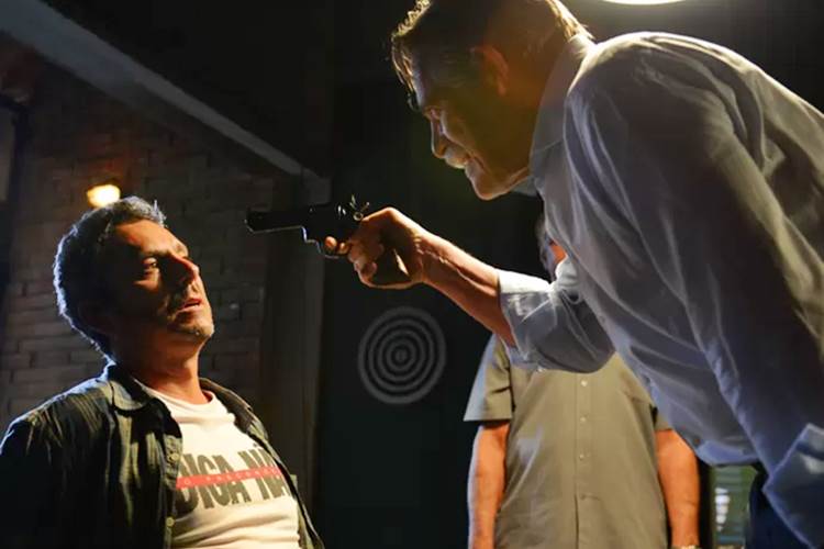 A Regra do Jogo - Romero fica entre a vida e a morte Pedro Carrilho/ Gshow/Reprodução