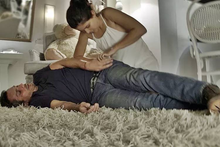 A Regra do Jogo - Romero passa mal1 TV Globo/Reprodução