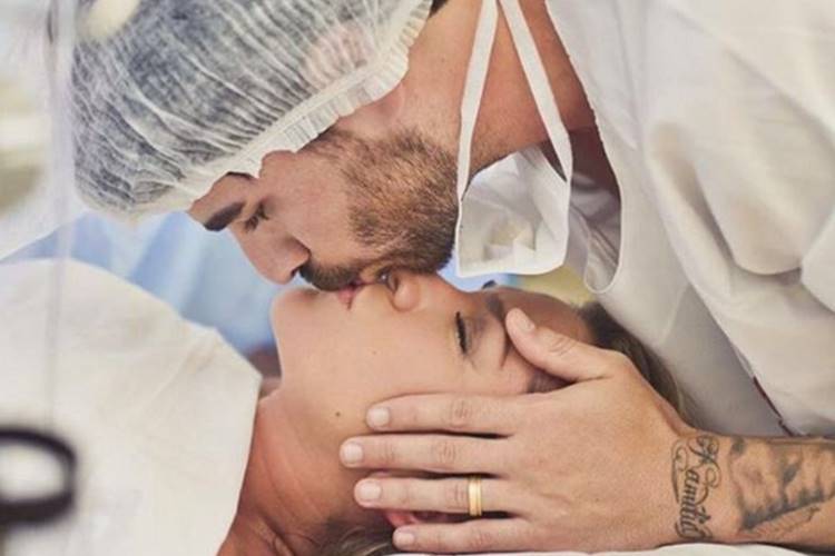 Ex-BBB Rodrigão faz declaração de amor para Adriana