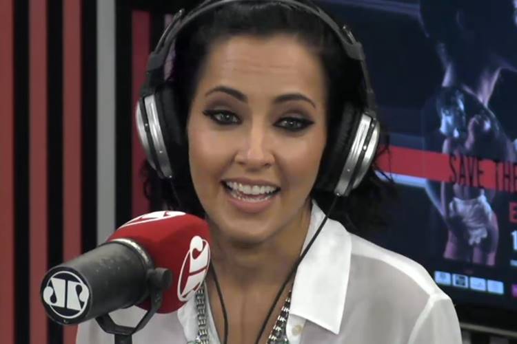 “Há dez anos sofro bullying porque estou na Record”, revela atriz Maytê Piragibe