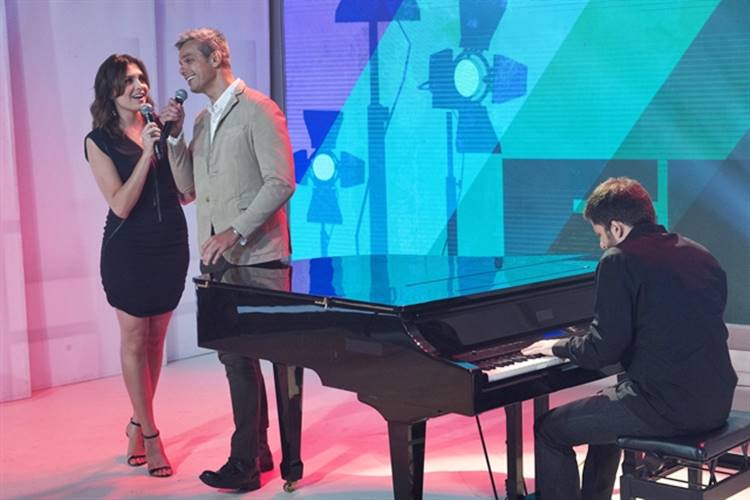 Despedida de Monica Iozzi do ‘Vídeo Show’ tem ‘trolada’ e piano ao vivo