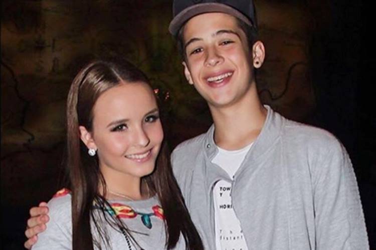 Larissa Manoela tem boa relação com família do seu namorado João Guilherme