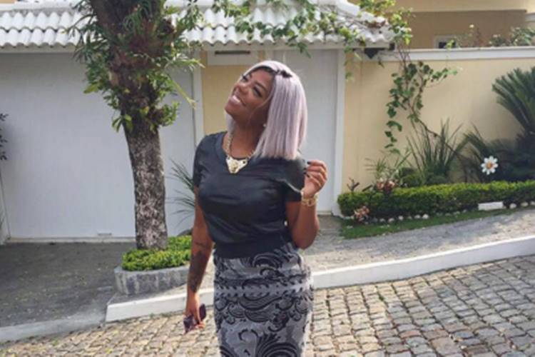 Ludmilla muda radicalmente o visual