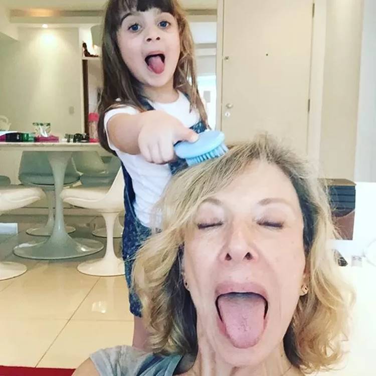 Marilia Gabriela com a neta Reprodução/Instagram