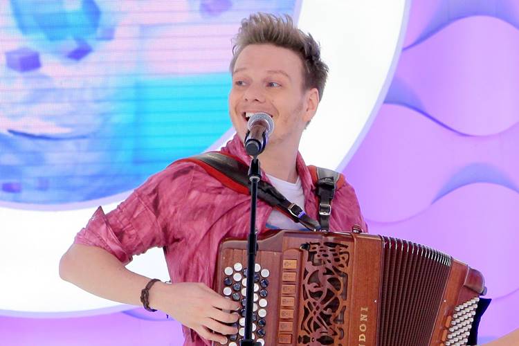 Michel Teló agita o ‘Boteco do Ratinho’