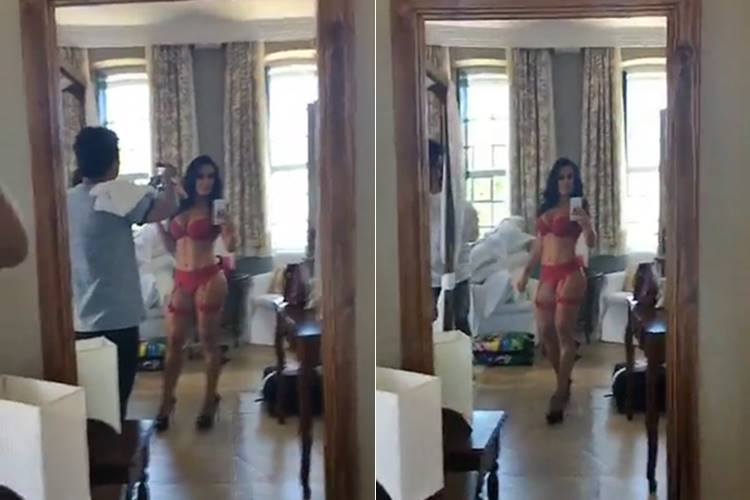 Scheila Carvalho exibe corpão de lingerie