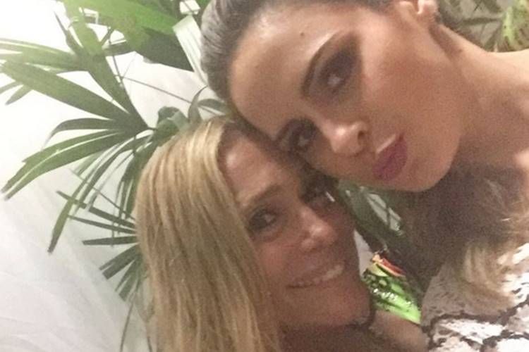 Ex-BBB Ana Paula tieta Susana Vieira