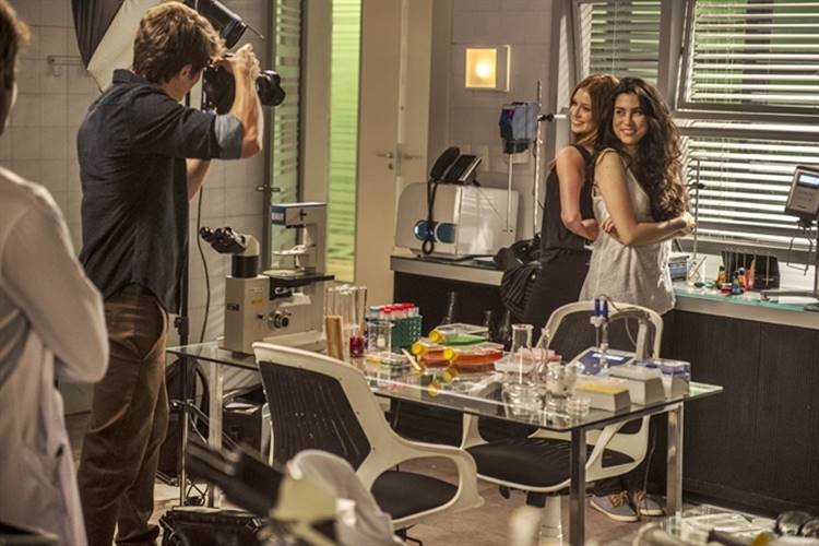 Totalmente Demais - Debora e Eliza Globo/Renato Rocha Miranda